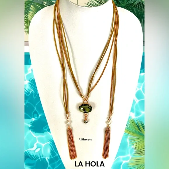 La Hola Necklace💕 - Picture 10 of 16